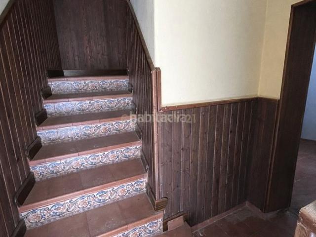 Casa en venta en Trujillo. Vivienda de tres plantas con amplia terraza en una ubicación privilegiada de Trujillo. Casas.