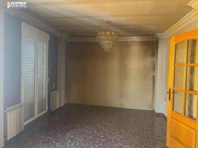Casa en venta en Utiel, Valencia