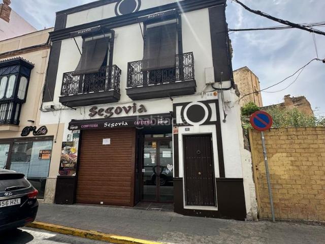 Casa en venta en Utrera, Centro. VIVIENDA NEGOCIO. Casas.