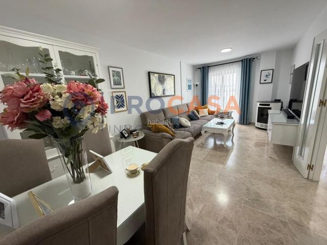 Casa en venta en Utrera, Consolación. CASA EN LOS RUEDOS DE CONSOLACION. Casas.
