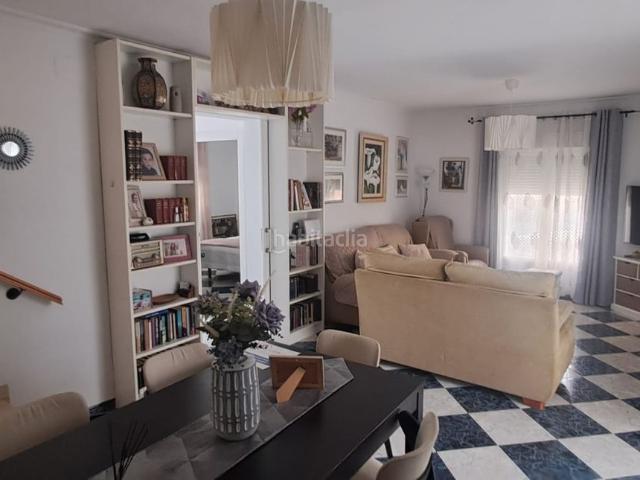 Casa en venta en Utrera, Salesianos. CASA CENTRICA CON GARAJE. Casas.