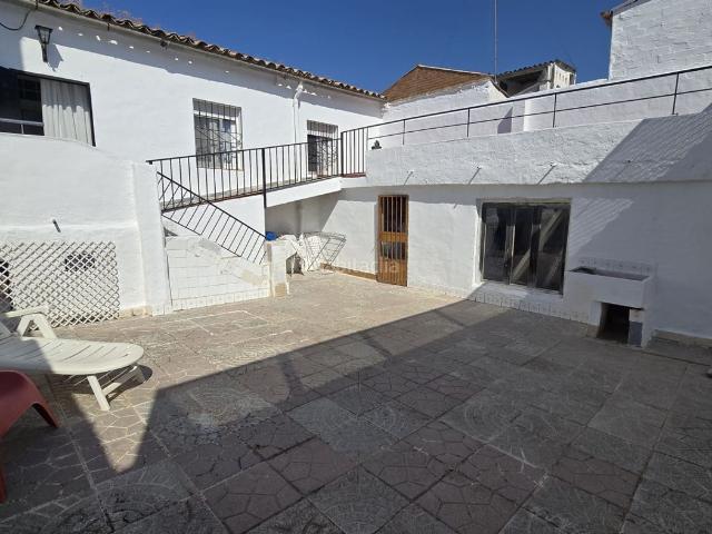Casa en venta en Úbeda. Bonita casa de planta baja reformada con 80m2 de patio, zona Canteras. Casas.