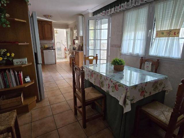 Casa en venta en Úbeda. Casa totalmente reformada con patio, piscina, salón campero y garaje. Casas.