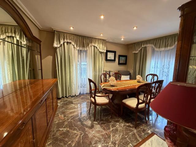 Casa en venta en Úbeda. ESTUPENDA CASA ZONA IGLESIA SAN ISIDORO. Casas.