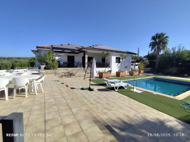 Casa en venta en Úbeda. HUERTAÑALDA 2000MS PISCINA JARDIN. Casas.