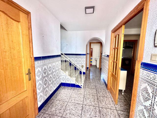 Casa en venta en Ugíjar. ? AMPLIA VIVIENDA DE 4 DORMITORIOS CON AZOTEA SOLÁRIUM EN UGÍJAR. Casas.