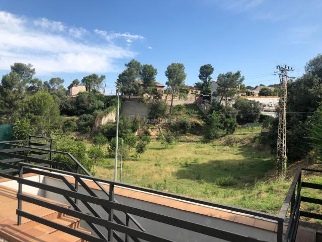 Casa en venta en Ullastrell. Casa Unifamiliar totalmente reformada en Urbanización Can Amat de Ullastrell. Casas.