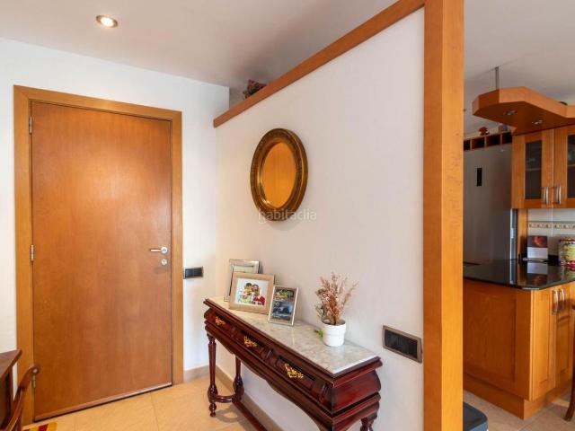 Casa en venta en Ullastrell. Casa familiar con 4 habitaciones, garaje doble y terraza en el centro de Ullastrell. Casas.