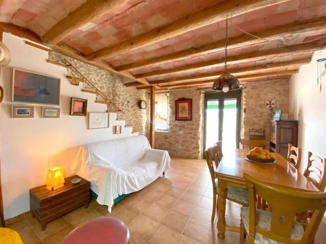 Casa en venta en Ulldecona. Vive la historia Casa señorial con terraza y vistas a la montaña en el corazón de Ulldecona. Casas.