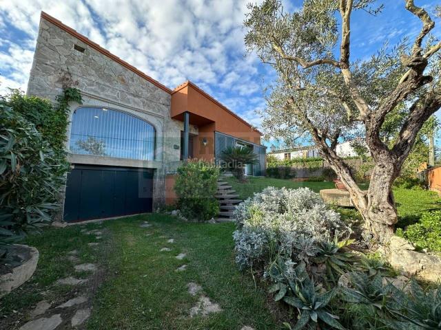 Casa en venta en Ultramort. En venta finca exclusiva con jardín, piscina y vistas panorámicas en Ultramort, Baix Empordà. Casas.