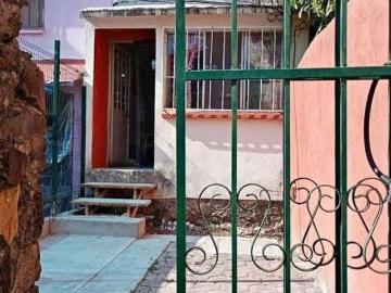 casa en venta en unidad el texcal frente a la UPEMOR jiutepec ECONOMICA