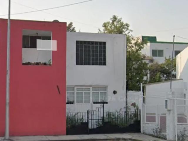 Casa en Venta en Unidad Magisterial Puebla Amplia y Bien Ubicada