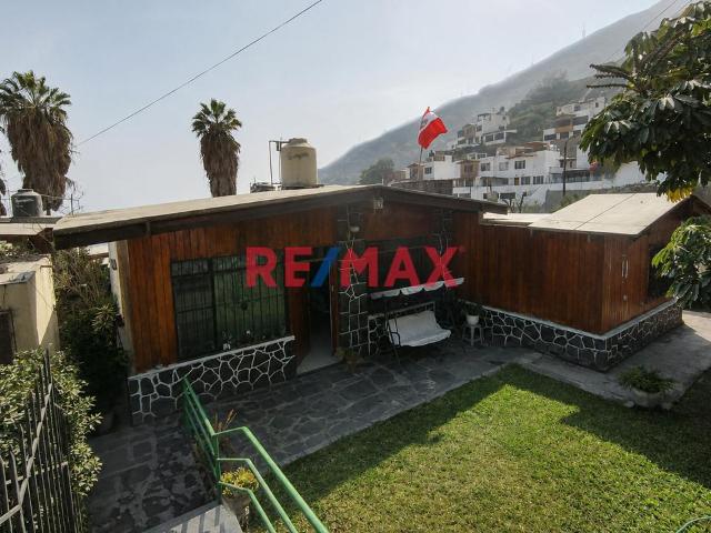 Casa En Venta En Urb. El Cuadro, Chaclacayo | 365 M² | Esquina Con 2 Frentes | Amplia Y Luminosa