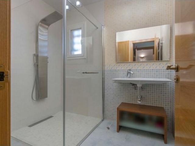 CASA EN VENTA EN URB. PINEDA DE BAGES