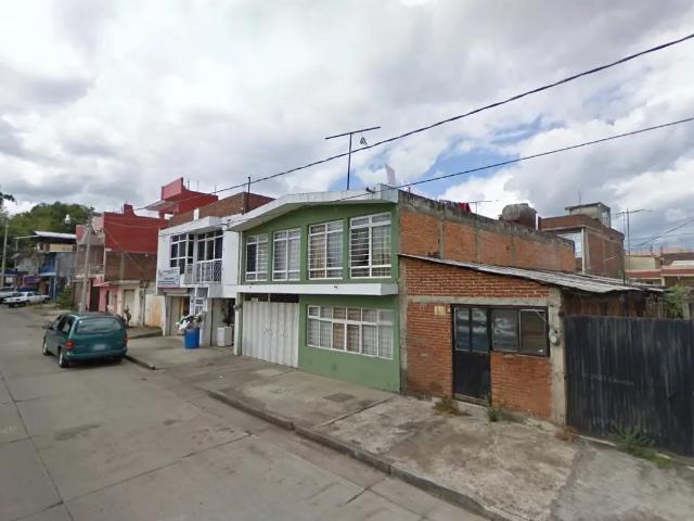 Casa en Venta en Uruapan, Zona La Tamacua con Ubicación Estrategica