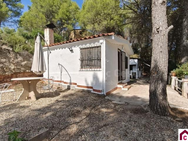 Casa en venta en Vacarisses. CASA en venta 46.55 m² VACARISSES urb La Creu 1hb 1b Jardín 854 m². Casas.