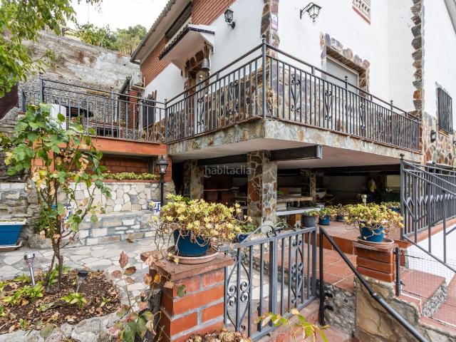 Casa en venta en Vacarisses. EXCLUSIVA CASA CON DOS VIVIENDAS INDEPENDIENTES EN LA URBANIZACIÓN EL VENTAIOL VACARISSES. Casas.