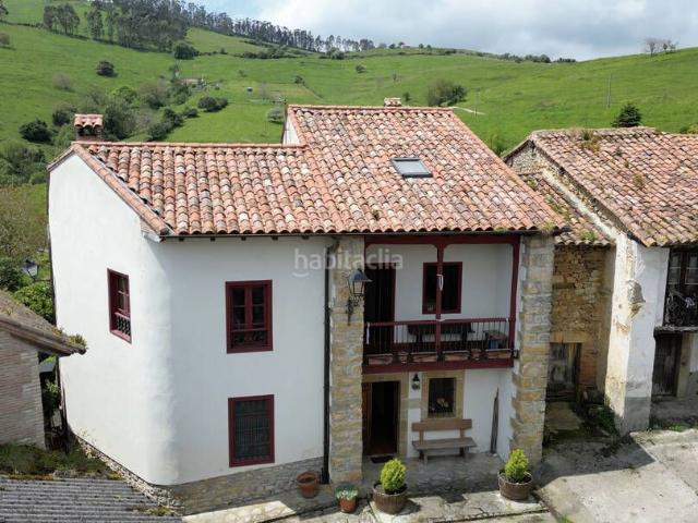 Casa en venta en Val de San Vicente. CASA PAREADA EN HELGUERAS, ENTRE MAR Y MONTAÑA. Casas Val de San.