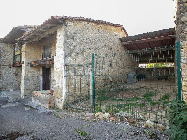 Casa en venta en Val de San Vicente. CASA CUADRA Y JARDÍN LUEY. Casas Val de San.