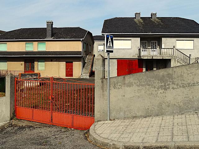 Casa en venta en Valadouro O. Se venden dos grandes casas, en la misma parcela de 1.059 m², en Ferreira de Valadouro Lugo. Casas Valadouro.