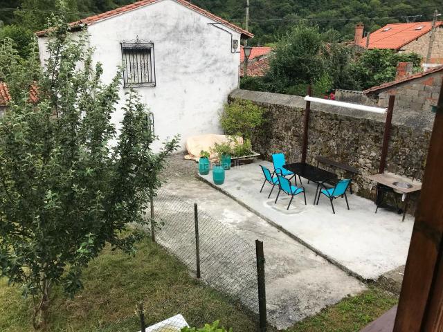 Casa en venta en Valdáliga. Casa con Finca en venta en Treceño, 9 dormitorios. Casas.