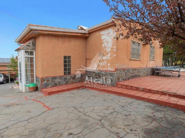 Casa en venta en Valdeavero. Tu refugio de tranquilidad en Valdeavero Urbanización La Cardosa. Casas.