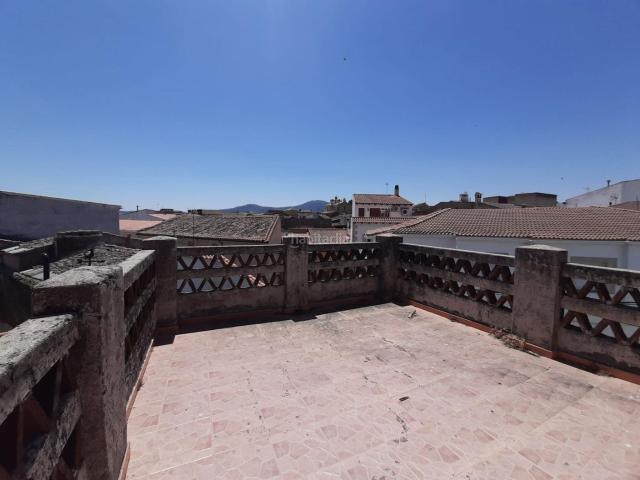 Casa en venta en Valdefuentes. Gran casa con patio y pozo en Valdefuentes. Casas.