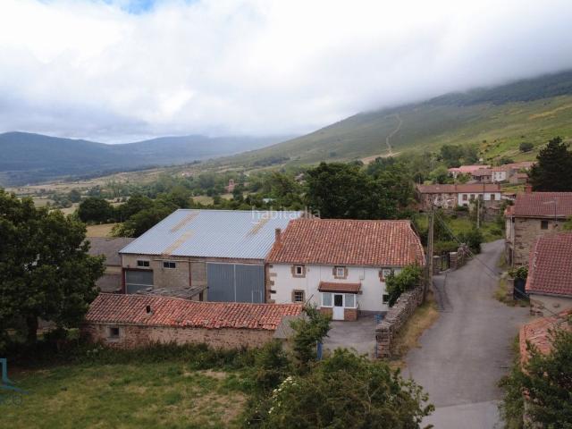 Casa en venta en Valdeolea. Casas.