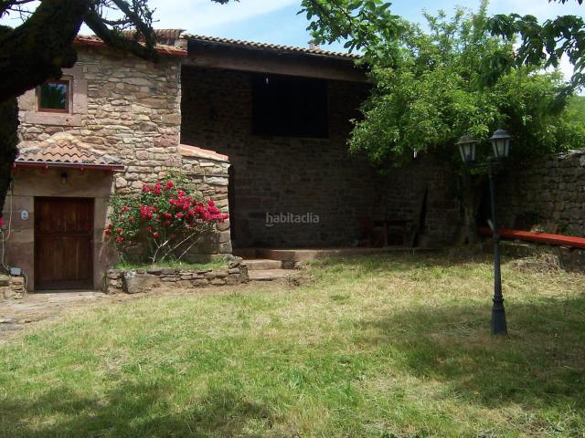 Casa en venta en Valdeolea. Casas.