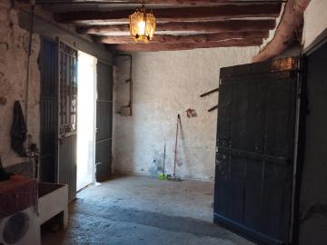 Casa en venta en Valdeltormo. Casa con patio en Valdeltormo. Casas.