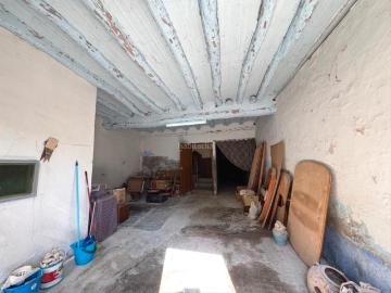 Casa en venta en Valdeltormo. Valdeltormo. Casa con garaje y patio. Casas.