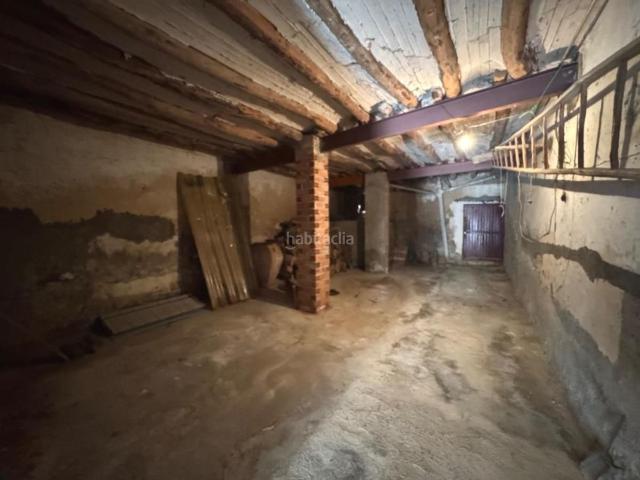 Casa en venta en Valdeltormo. Valdeltormo. Casa con garaje y patio. Casas.