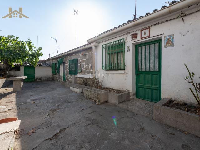 Casa en venta en Valdemorillo, Valdemorillo Pueblo. CASA DE PUEBLO PARA REFORMAR. Casas.