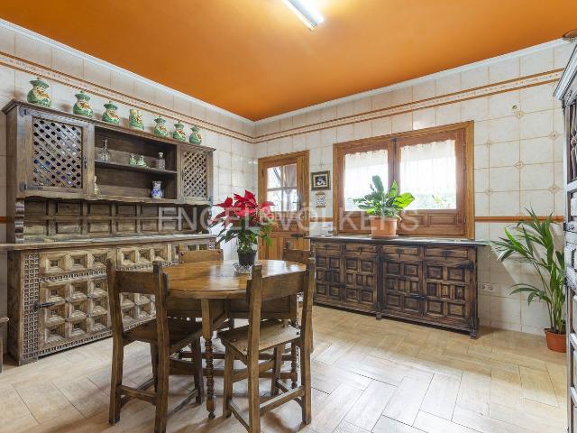 Casa en venta en Valdemorillo, Cerro Alarcón. Impresionante chalet con vistas privilegiadas. Casas.