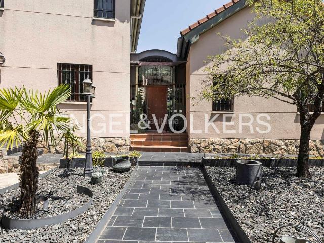 Casa en venta en Valdemorillo, Pino Alto Navarredonda. Chalet Independiente en plena naturaleza en Valdemorillo. Casas.