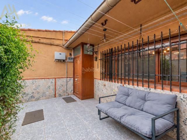 Casa en venta en Valdemoro, Estación. CASA BAJA JUNTO A LA ESTACIÓN DE TREN DE VALDEMORO 3 HABITACIONES Y 2 TERRAZAS. Casas.