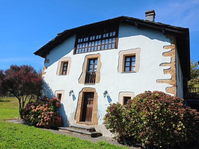Casa en venta en Valdés. VENTA DE CASA DE PIEDRA CON HÓRREO Y PARCELA. Casas.