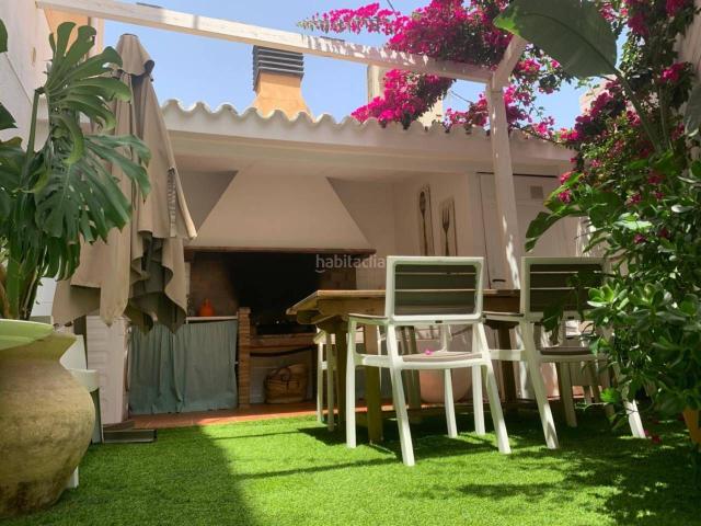 Casa en venta en Valencia, Malva Rosa. MAGNIFICO CHALET EN LA PLAYA DE LA MALVAROSA Dispone de licencia turística. casa independiente en Malvarrosa de 260 m,di. Casas.