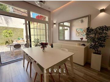 Casa en Venta en Valencia de las Torres, Valencia