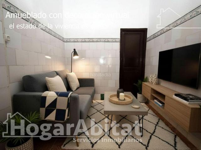 Casa en venta en Valencia, El Cabanyal El Canyamelar. CERCA DE LA PLAYA! ACOGEDOR CON PATIO Y TRASTERO. Casas.