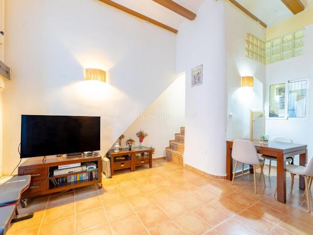 Casa en venta en Valencia, El Cabanyal El Canyamelar. ESPECTACULAR CASA REFORMA INTEGRAL EN LA MEJOR ZONA DE CABAÑAL, 111 M2 constr 4 hab y 3 baños con techos altos y vigas de mader. Casas.