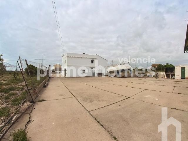 Casa en venta en Valencia, El Castellar i l'Oliverar. VPH95. Casas.