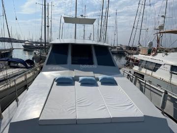 Casa en venta en Valencia, El Grau. Vivienda Flotante Houseboat totalmente reformada como residencia habitual, sin motores y fija a puerto, suministros agua y elect. Casas.