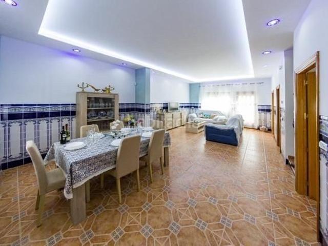 Casa en venta en Valencia, El Perellonet. Se vende casa en la playa de El Perellonet, Valencia. Casas.