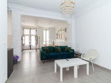 Casa en venta en Valencia, En Corts Doctor Waksman. Luminoso Bajo Vivienda de 79m con Terraza en Zona Céntrica Listo para Entrar a Vivir!. Casas.