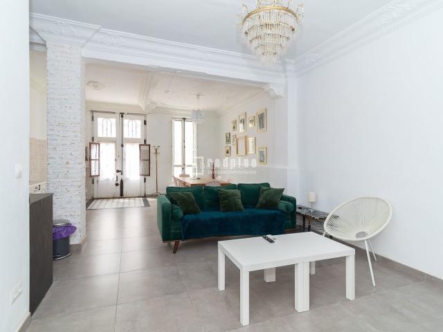 Casa en venta en Valencia, En Corts Doctor Waksman. Luminoso Bajo Vivienda de 79m con Terraza en Zona Céntrica Listo para Entrar a Vivir!. Casas.