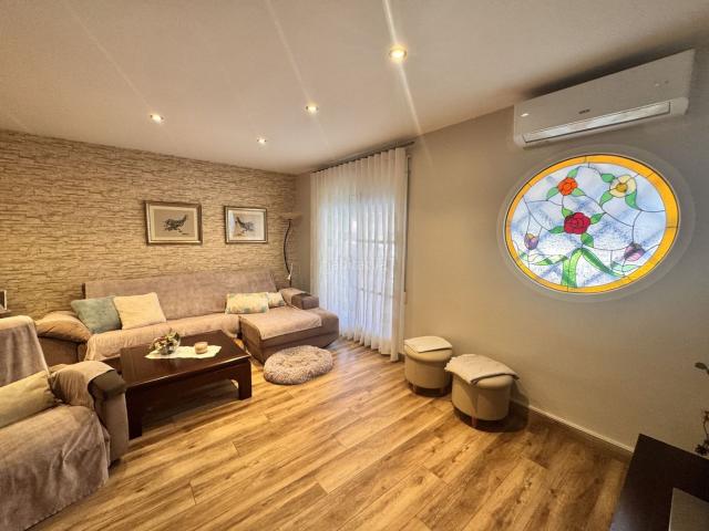 Casa en venta en Vall d´Uixó la. Casa en venta en Carbonaire, 4 dormitorios. Casas Vall d´Uixó.