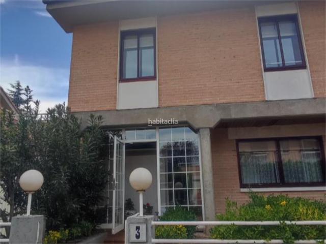 Casa en venta en Valladolid, Las Villas Valparaiso El Peral. Las Villas Valparaiso El Peral Calle Aimaras. Casas.