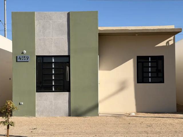 CASA EN VENTA EN VALLE ORIENTE SUR