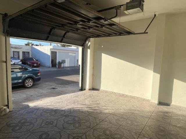 CASA EN VENTA EN VALLE ALTO